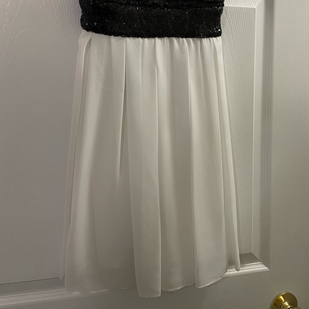 Dress! - Picture 3 of 4